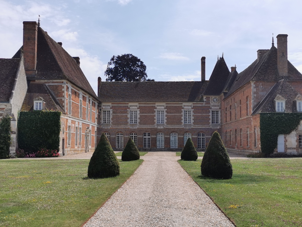 Château d'Hellenvilliers Mesnils-sur-Iton